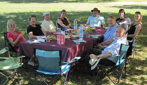 painting and photography holiday picnic in France